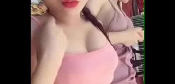  Em gái lên Uplive khoe hàng trá hình